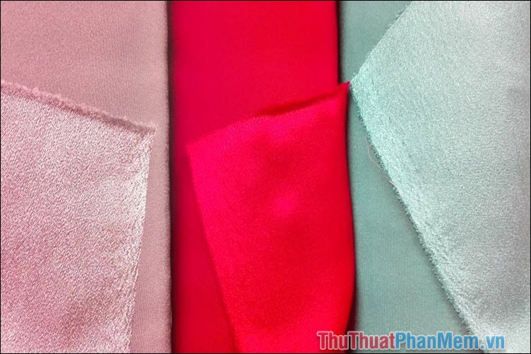 Để tạo ra được vải satin, cần ứng dụng nhiều loại vải khác nhau nhưng phổ biến là sợi polyester