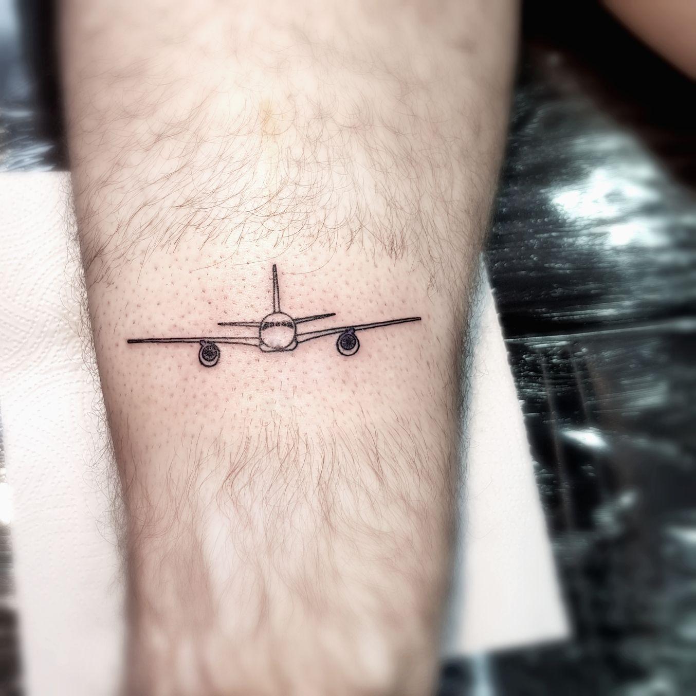 Hình Tattoo máy bay mini đơn giản