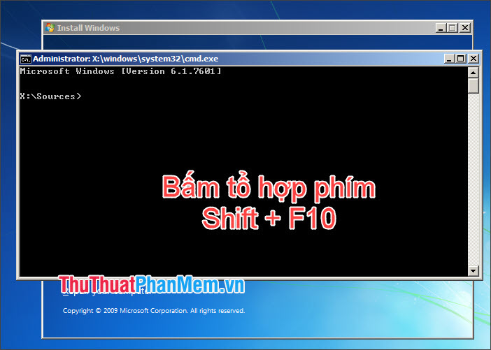 Bấm tổ hợp phím tắt Shift + F10 và cửa sổ Command Prompt sẽ hiển thị trên màn hình