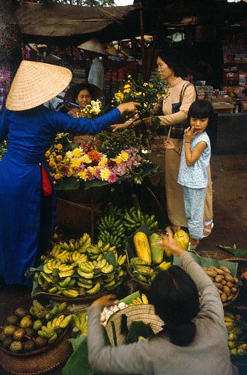 Hình ảnh chợ hoa quả tết xưa