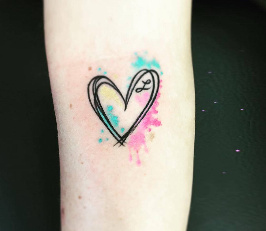 Hình Tattoo trái tim sắc màu