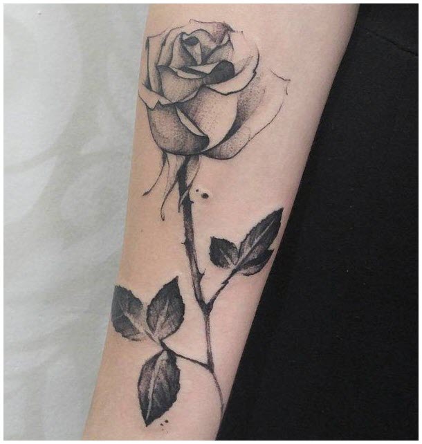 Hình xăm bông hoa hồng đen trắng đẹp