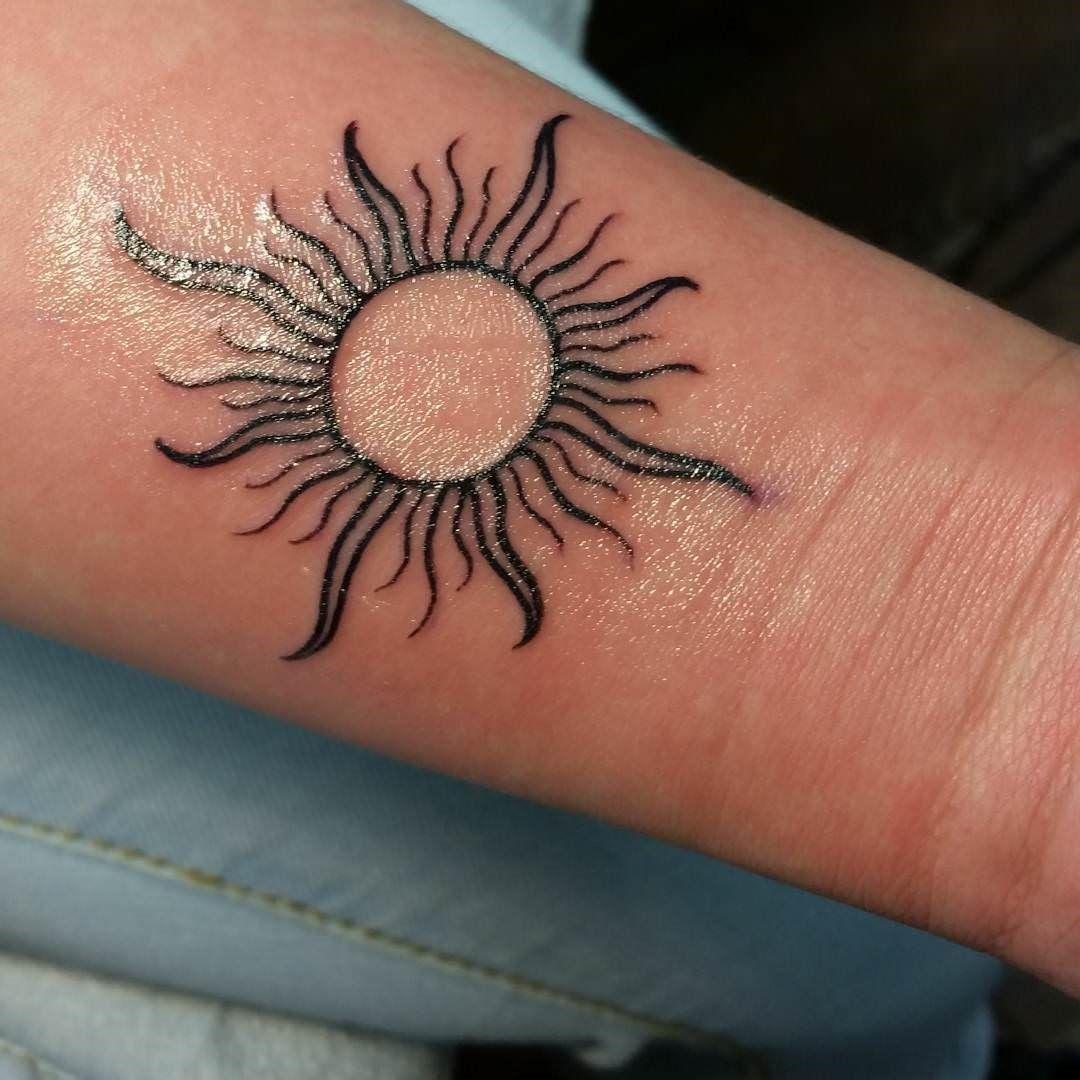 Hình xăm mặt trời đẹp nhất ở cánh tay