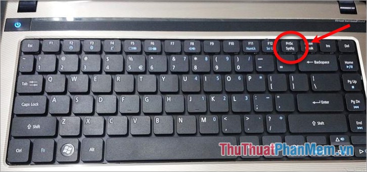 Nhấn chọn phím Prt Scr trên bàn phím laptop
