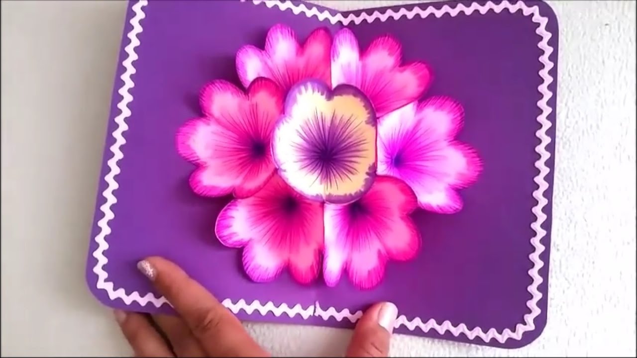Thiệp handmade mùng tám tháng ba cắt dán những bông hoa sặc sỡ
