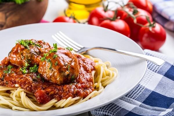 Cách làm mì Spaghetti bò viên sốt cà chua ngon cực và đơn giản