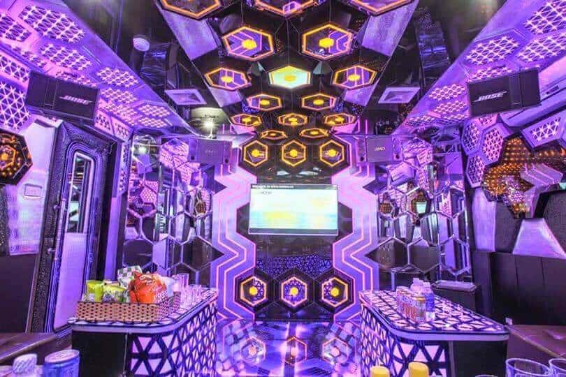 Một phòng karaoke đầy hoành tráng tại F5 Plus - Trần Duy Hưng