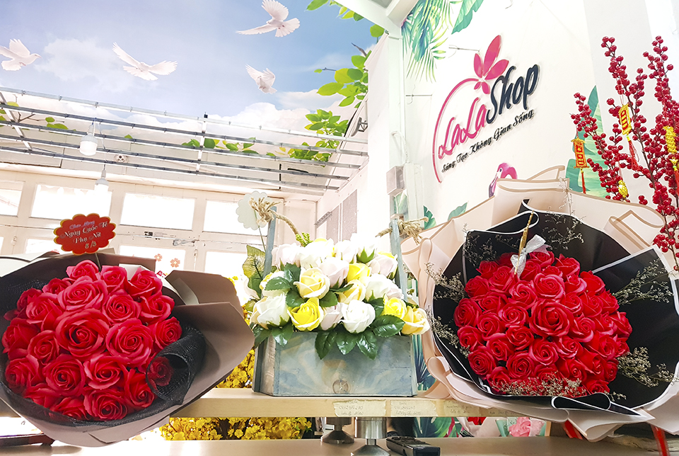 Lala Shop chuyên cung cấp hoa hồng sáp thơm giá sỉ siêu rẻ uy tín hàng đầu tại Tphcm