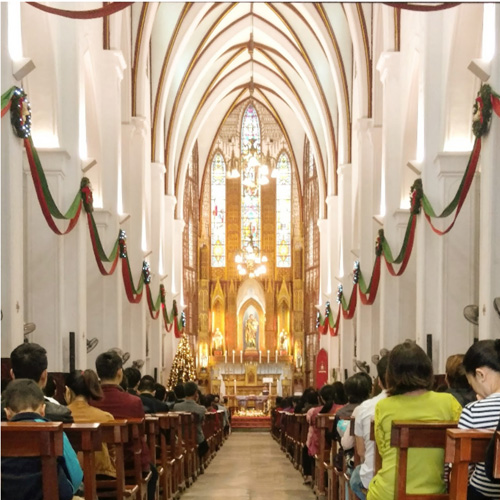 Lễ tại nhà thờ lớn Hà Nội