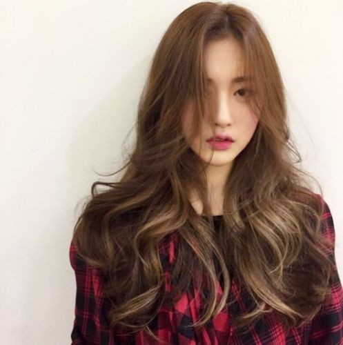 Bạn đã biết 5 kiểu tóc đang thịnh hành kết hợp cùng màu nhuộm nâu chiếm được tình cảm của số đông các chị em tại Hàn Quốc này chưa?